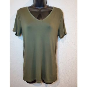 V-neck tee